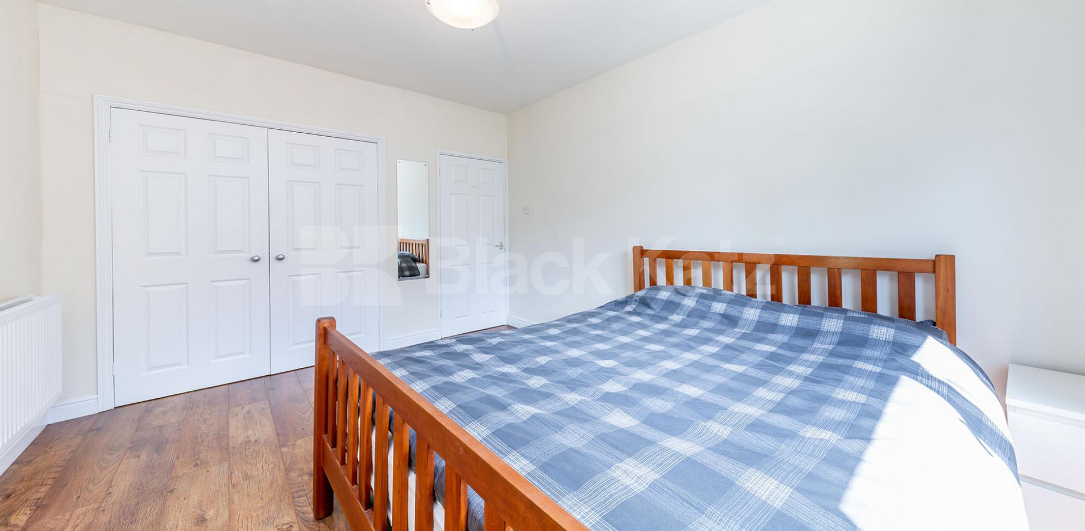 Modern spacious one bed in central location and mins to Regents Park Clarence Gardens, Regents Park / Camden